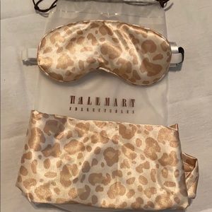 Hallmart Collectibles - Satin Pillowcase&Eye Mask